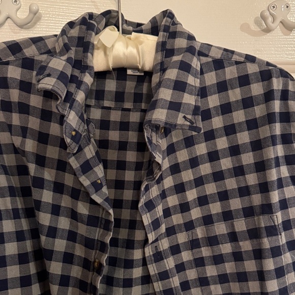 Men's Old Navy Checkered button up shirt - Picture 2 of 6